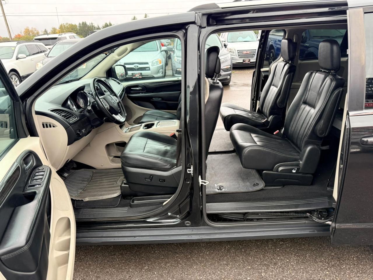 2018 Dodge Grand Caravan Crew Plus Photo