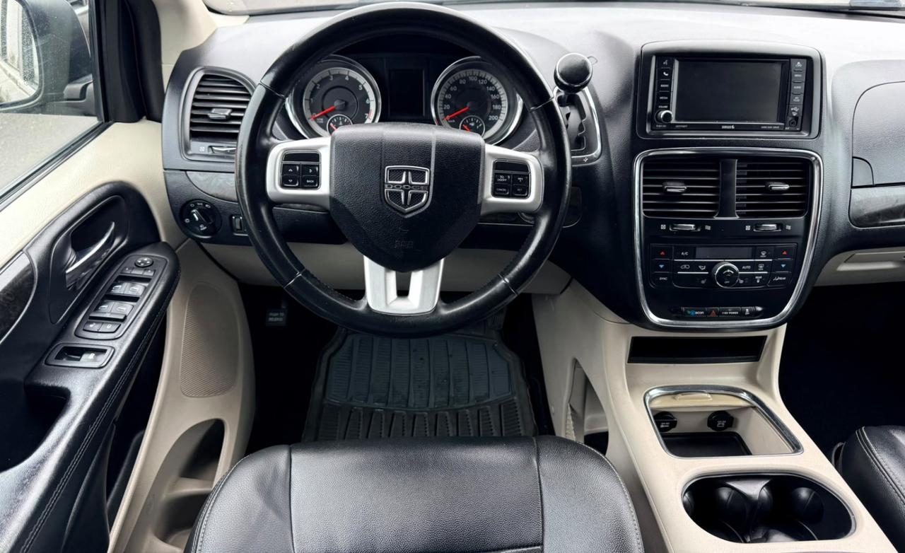 2018 Dodge Grand Caravan Crew Plus Photo