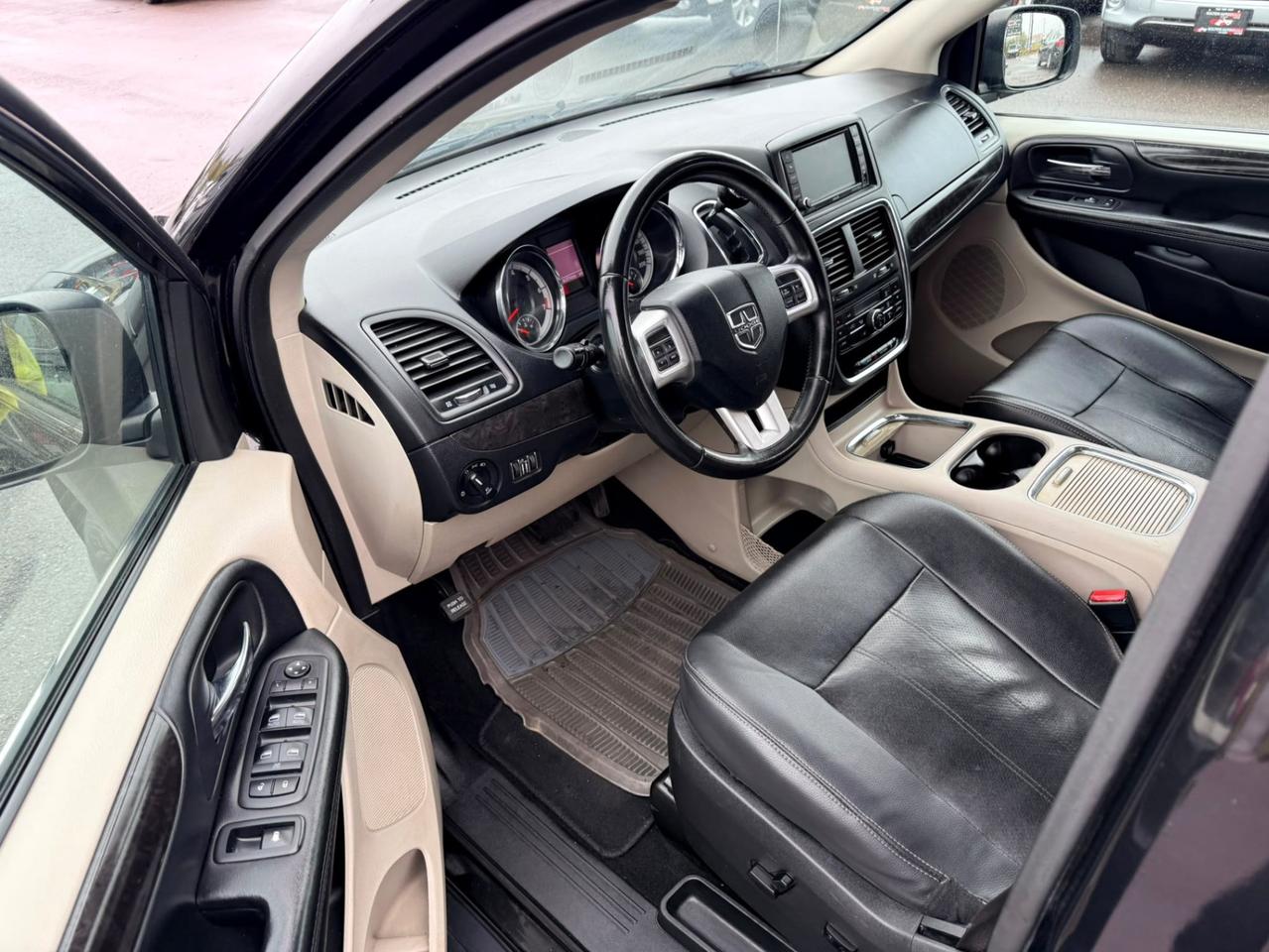 2018 Dodge Grand Caravan Crew Plus Photo