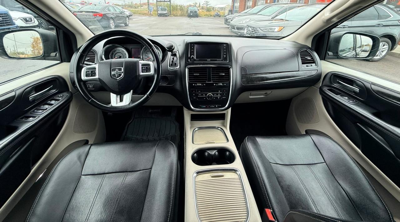 2018 Dodge Grand Caravan Crew Plus Photo