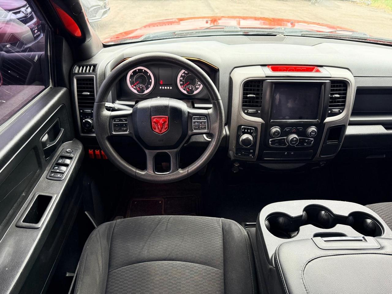 2019 RAM 1500 Classic TRADESMAN 4X4 CREW CAB 5'7" BOX Photo