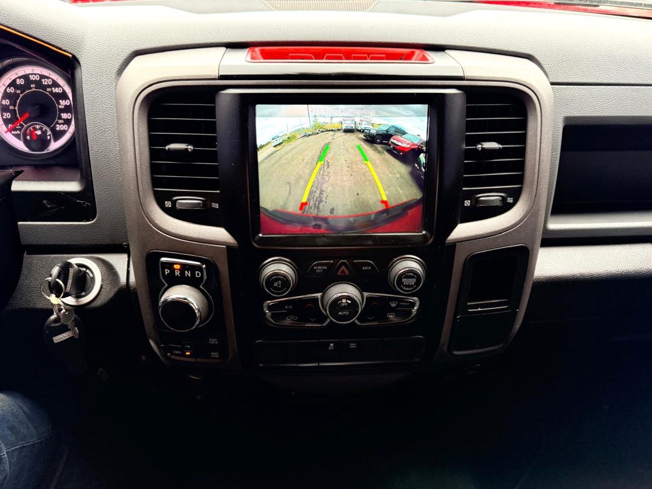 2019 RAM 1500 Classic TRADESMAN 4X4 CREW CAB 5'7" BOX Photo2