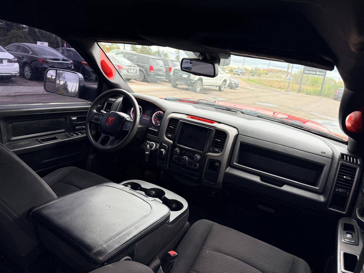 2019 RAM 1500 Classic TRADESMAN 4X4 CREW CAB 5'7" BOX Photo