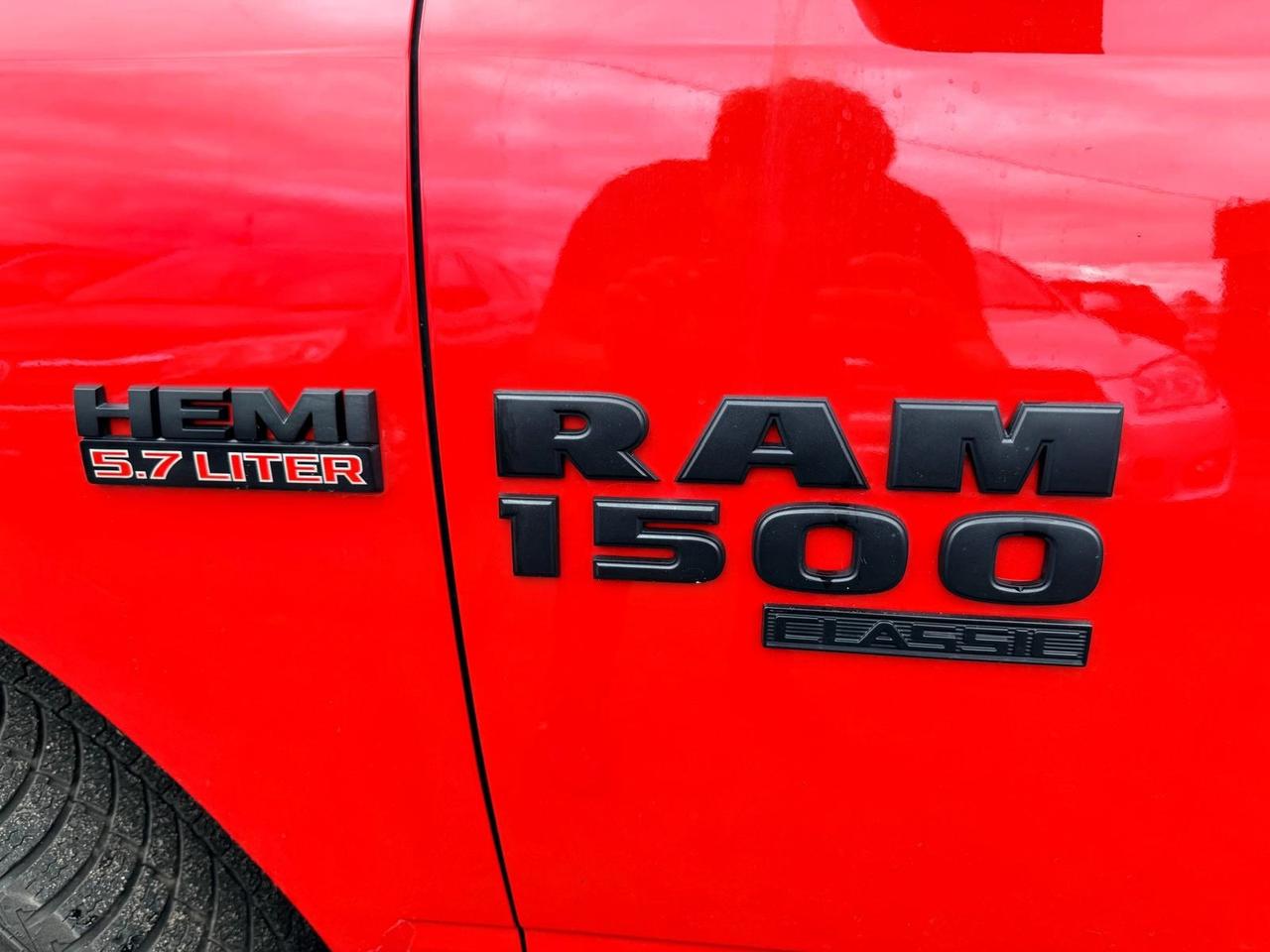 2019 RAM 1500 Classic TRADESMAN 4X4 CREW CAB 5'7" BOX Photo