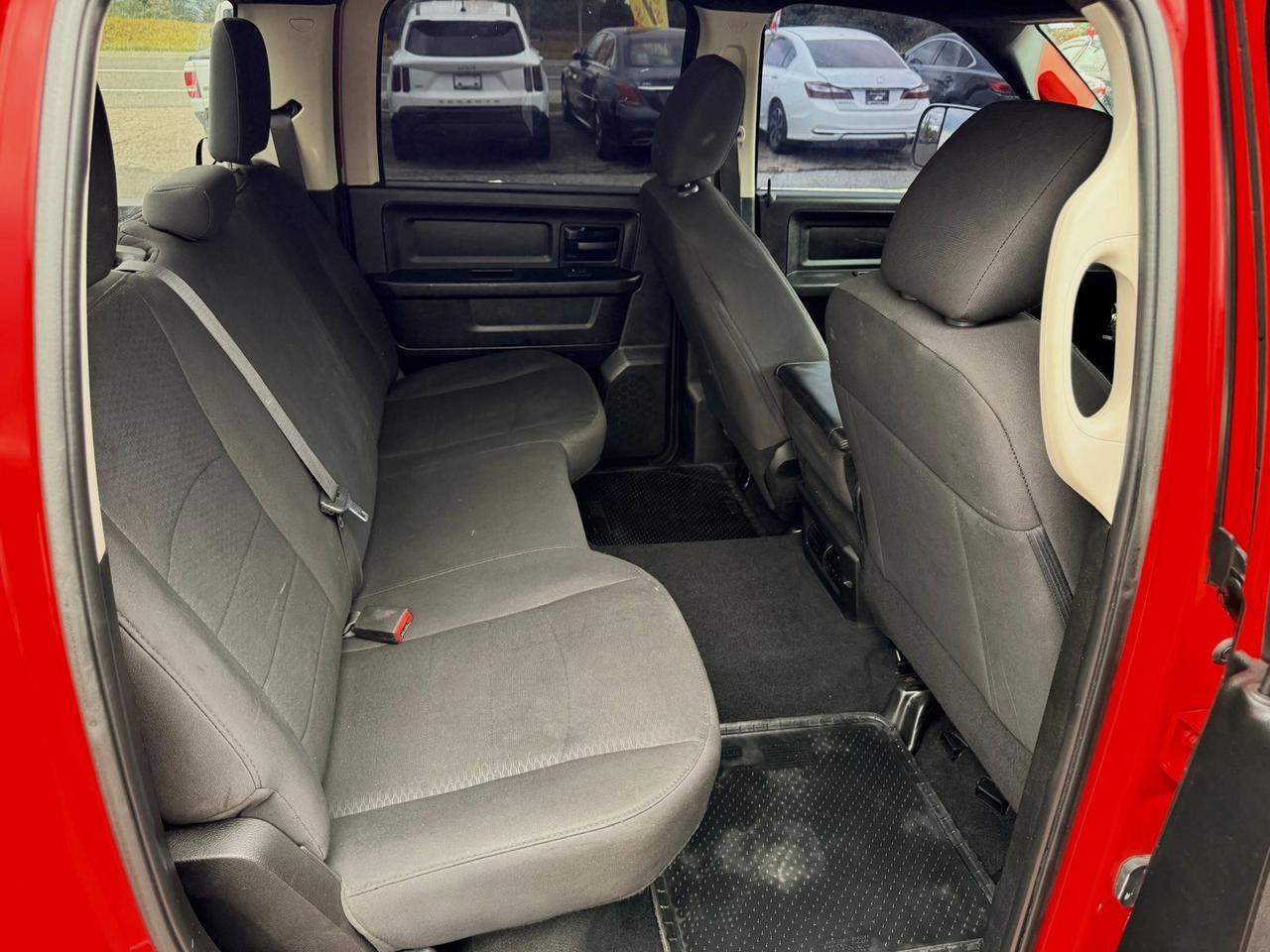 2019 RAM 1500 Classic TRADESMAN 4X4 CREW CAB 5'7" BOX Photo