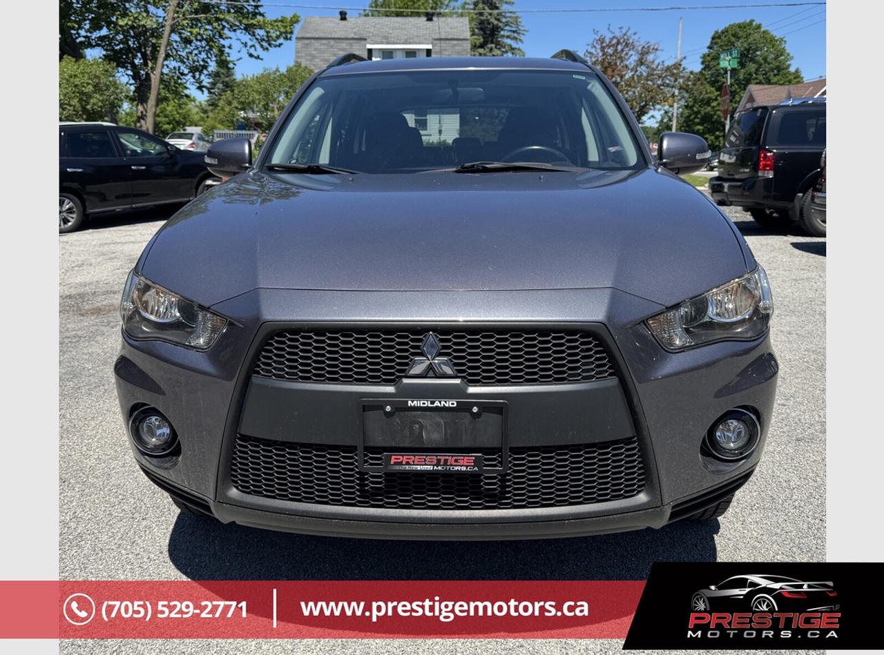 2010 Mitsubishi Outlander XLS Photo