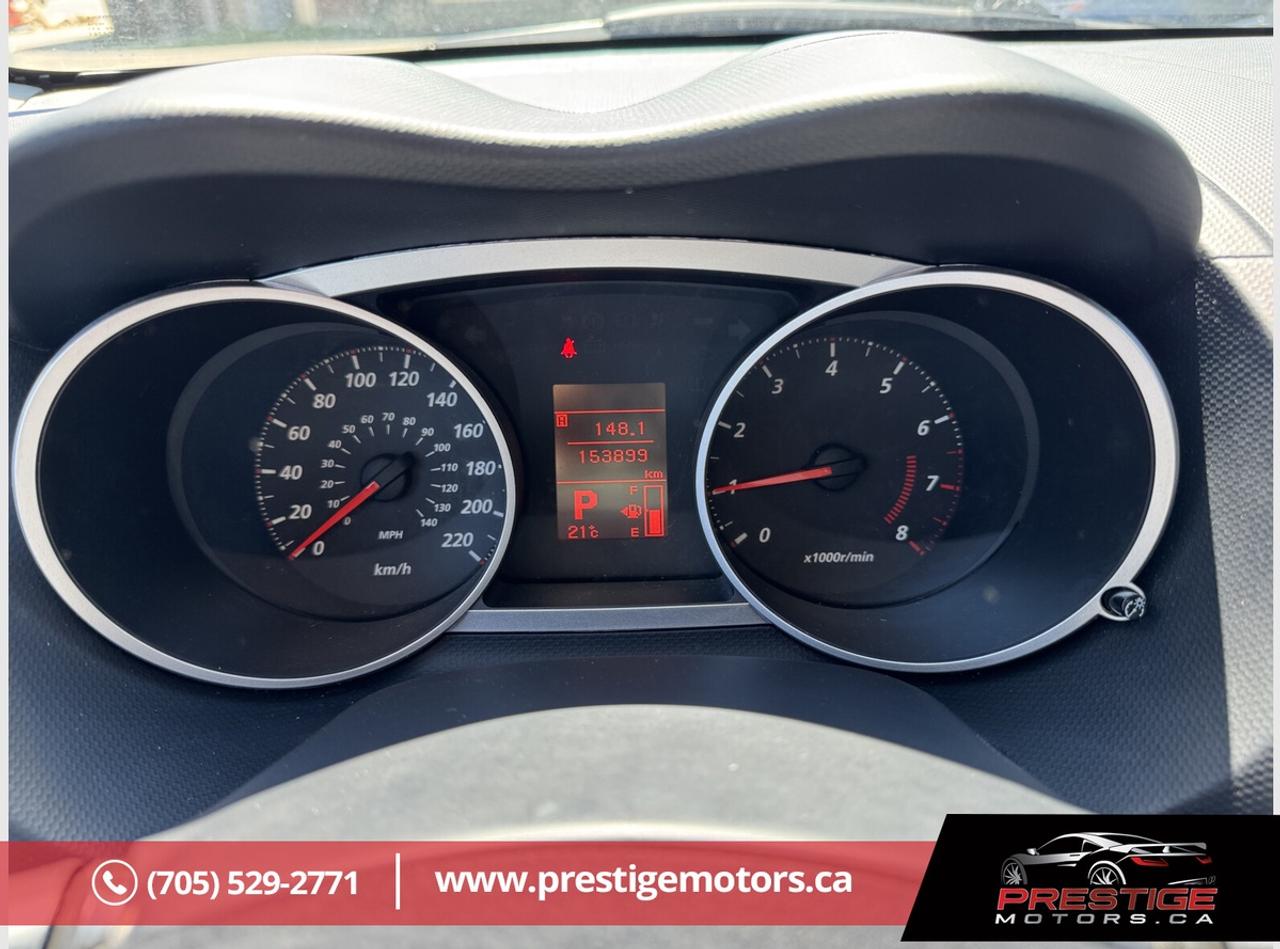 2010 Mitsubishi Outlander XLS Photo