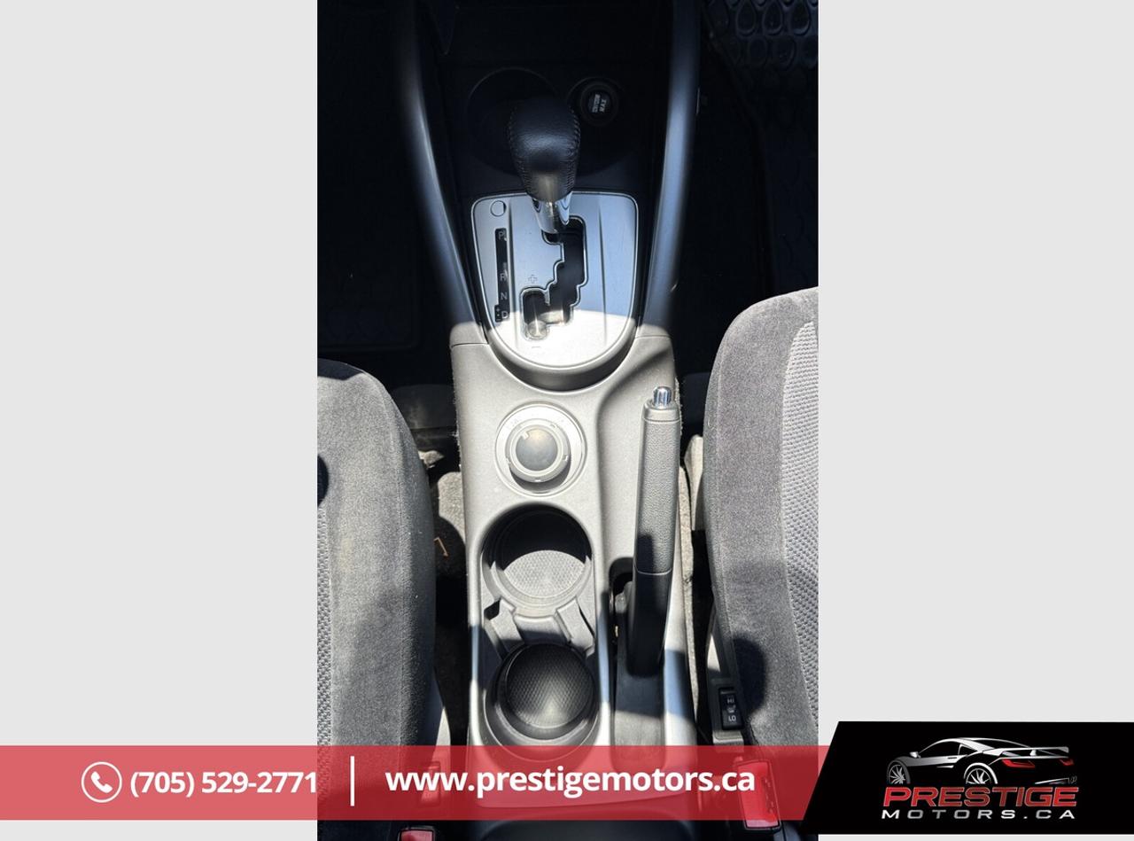 2010 Mitsubishi Outlander XLS Photo