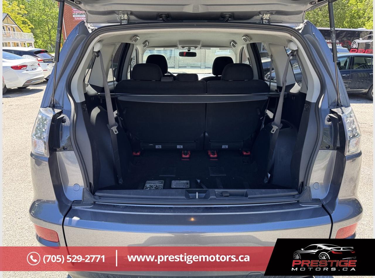 2010 Mitsubishi Outlander XLS Photo