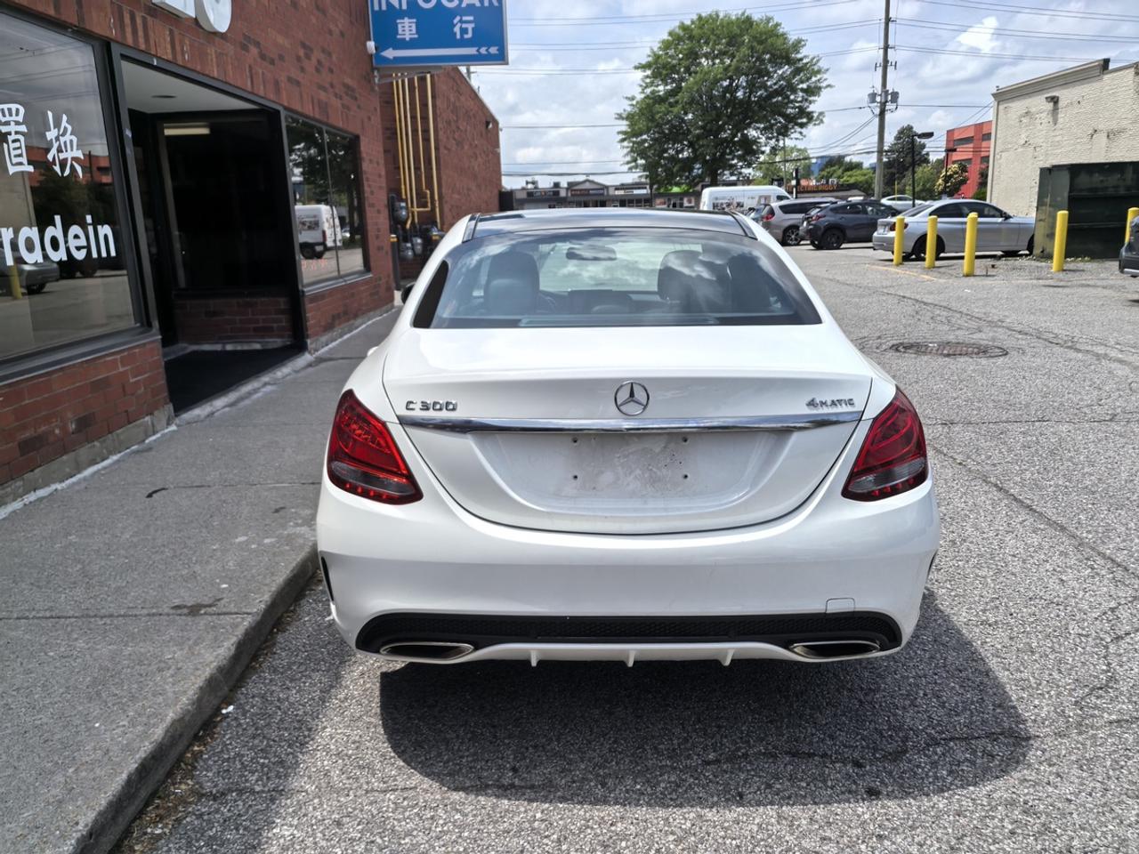2016 Mercedes-Benz C-Class C300 Photo