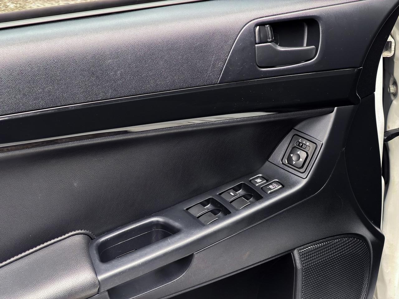 2016 Mitsubishi Lancer se Limited Photo