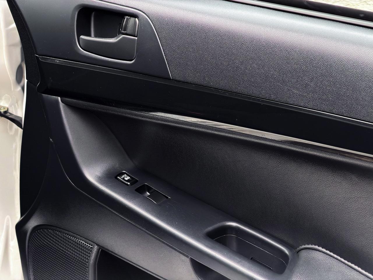 2016 Mitsubishi Lancer se Limited Photo