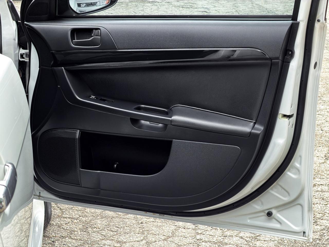 2016 Mitsubishi Lancer se Limited Photo