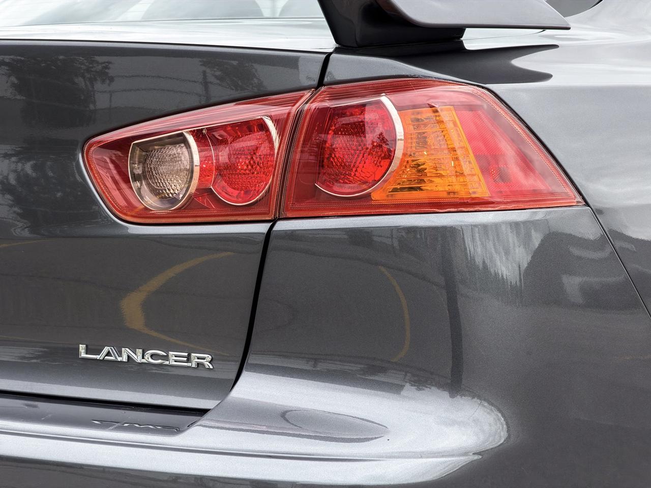 2009 Mitsubishi Lancer ES Sport Photo