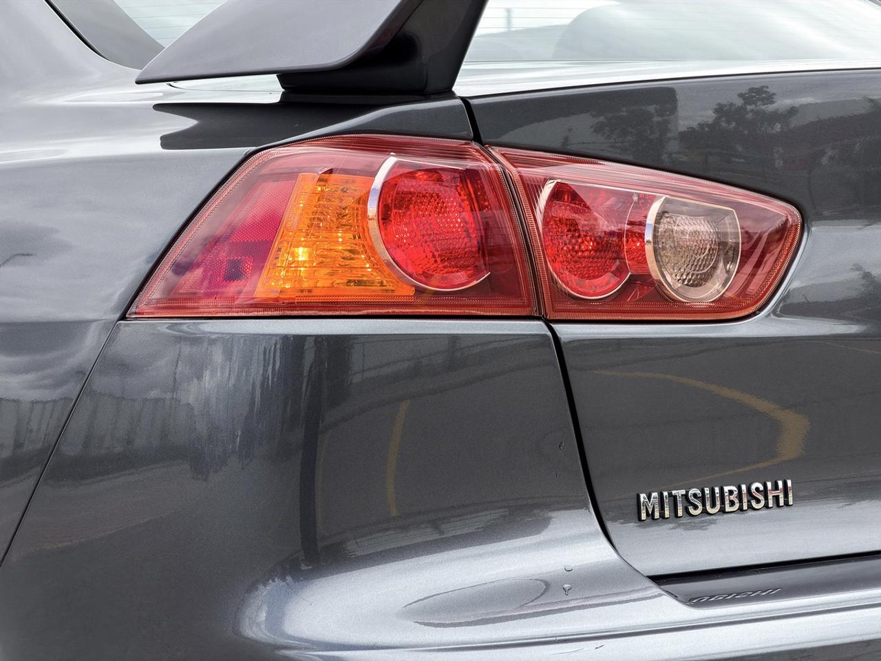 2009 Mitsubishi Lancer ES Sport Photo