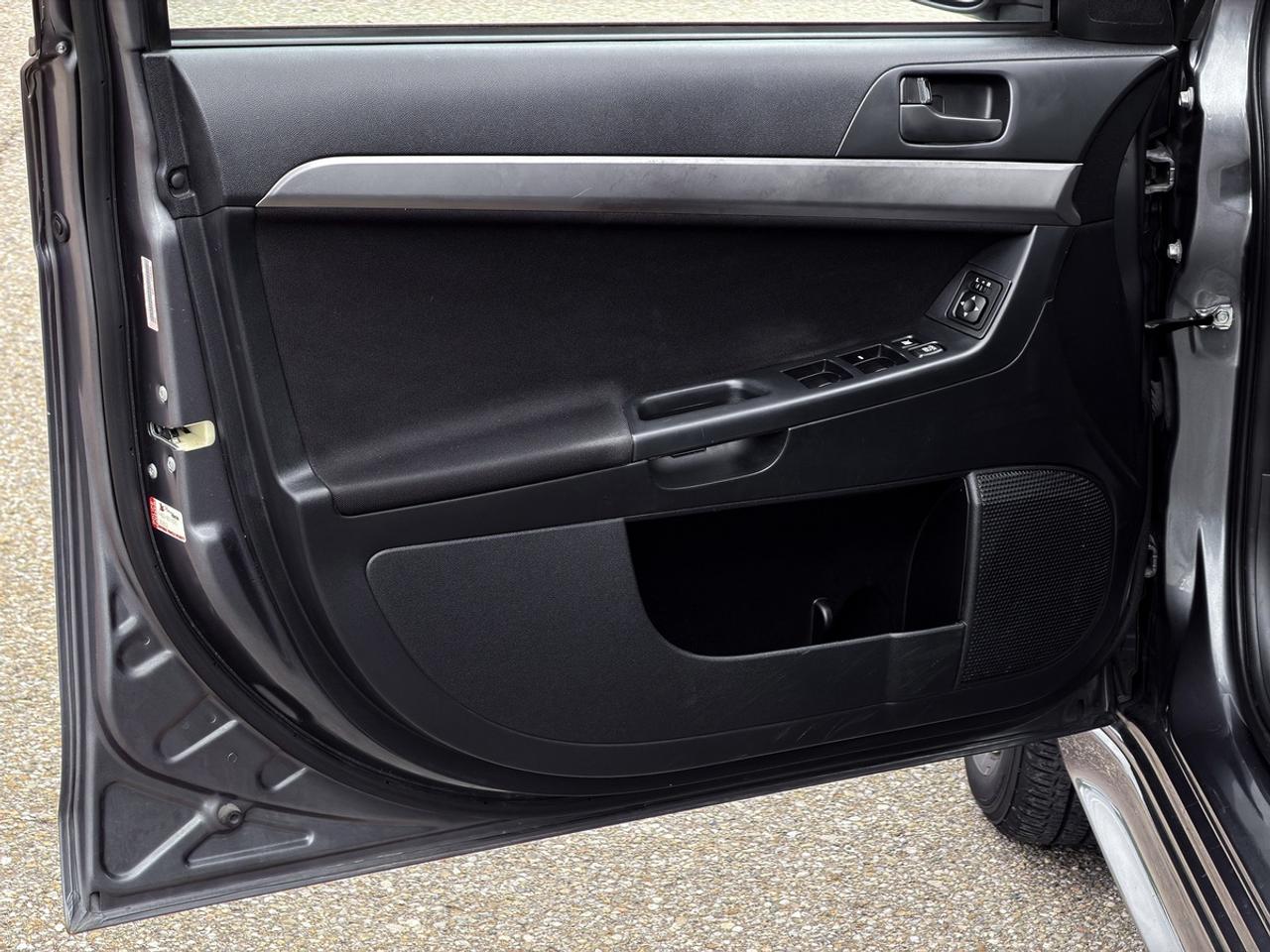 2009 Mitsubishi Lancer ES Sport Photo