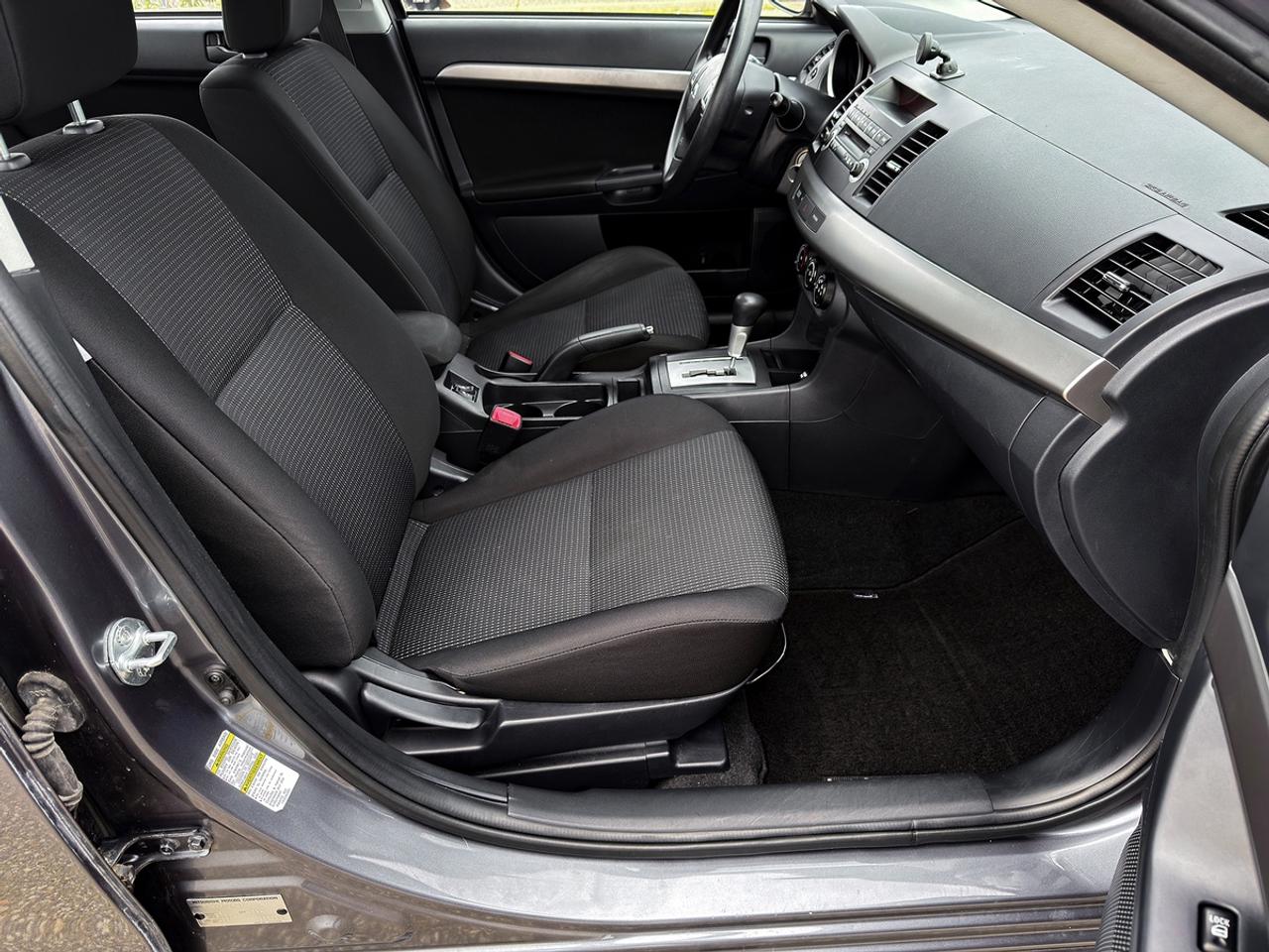 2009 Mitsubishi Lancer ES Sport Photo
