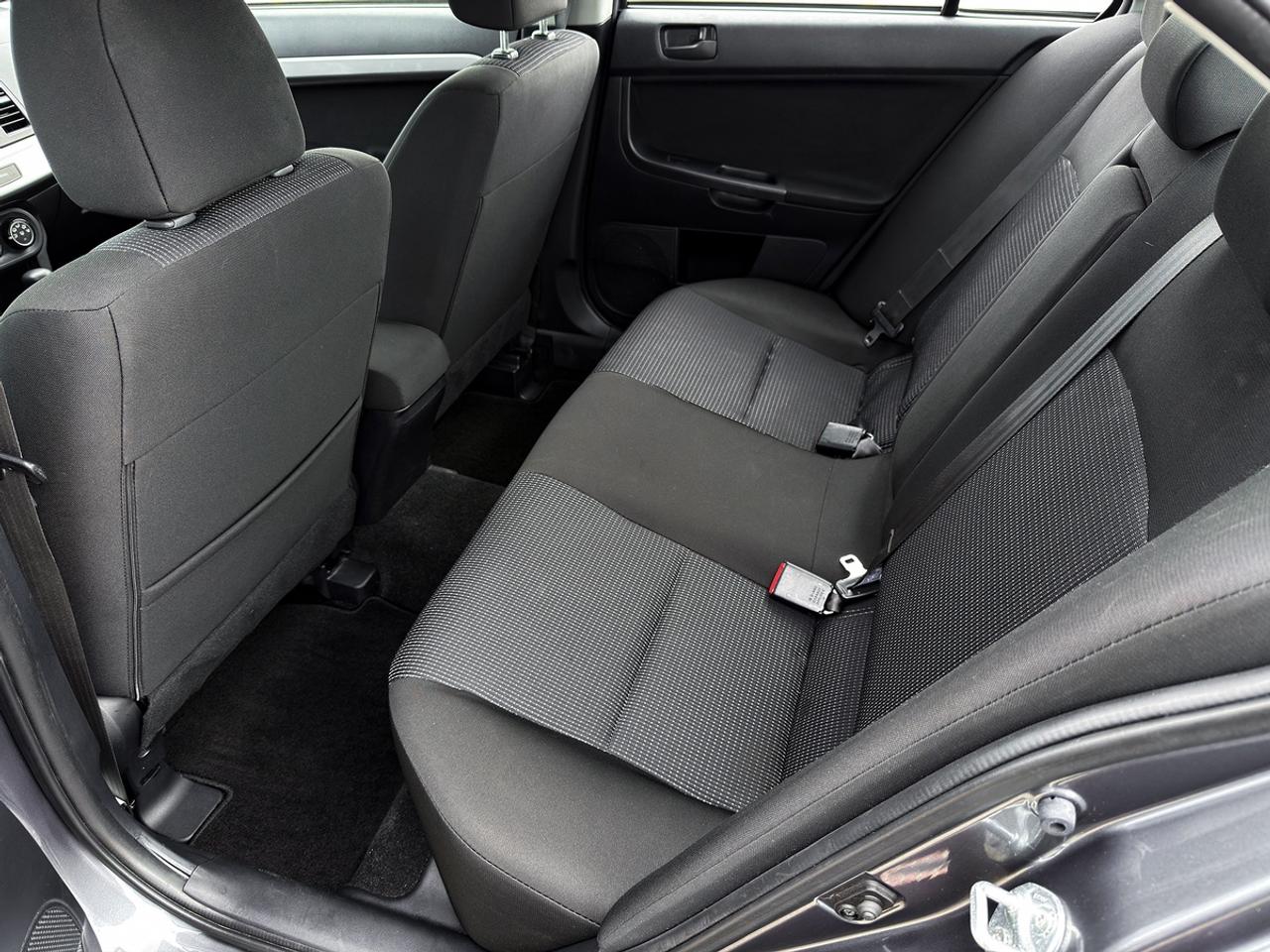 2009 Mitsubishi Lancer ES Sport Photo