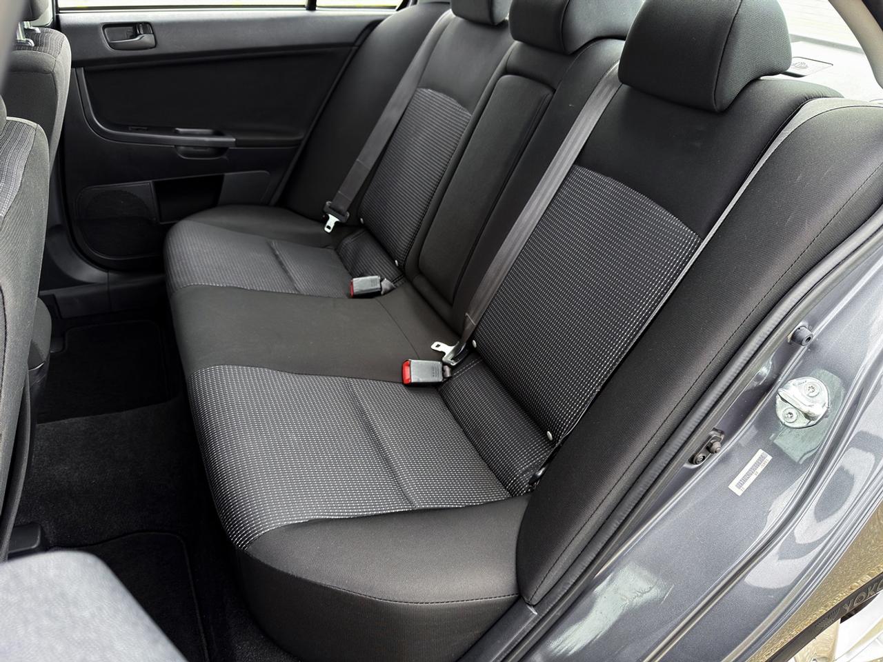 2009 Mitsubishi Lancer ES Sport Photo