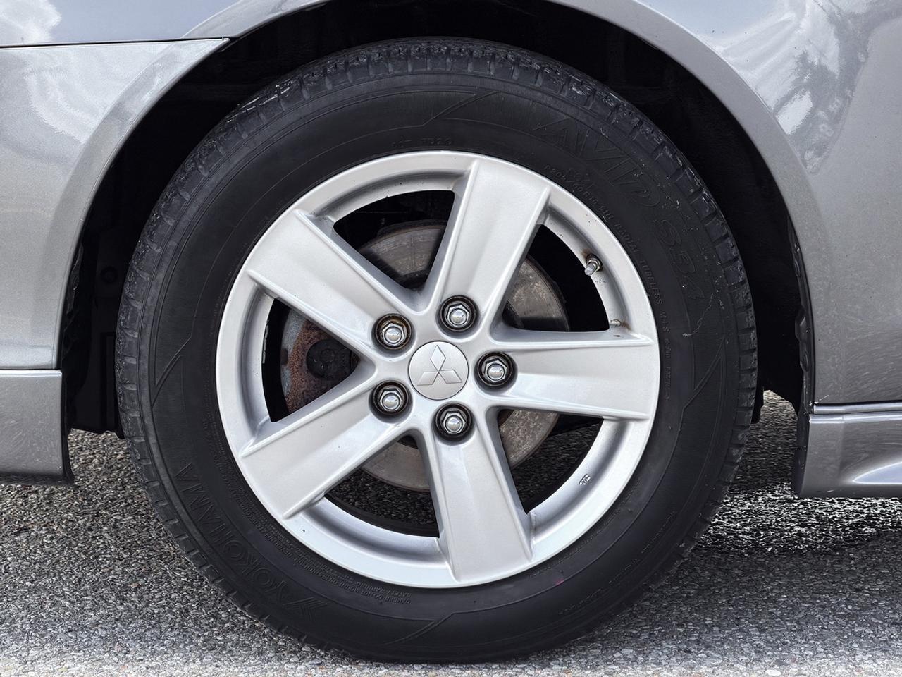 2009 Mitsubishi Lancer ES Sport Photo