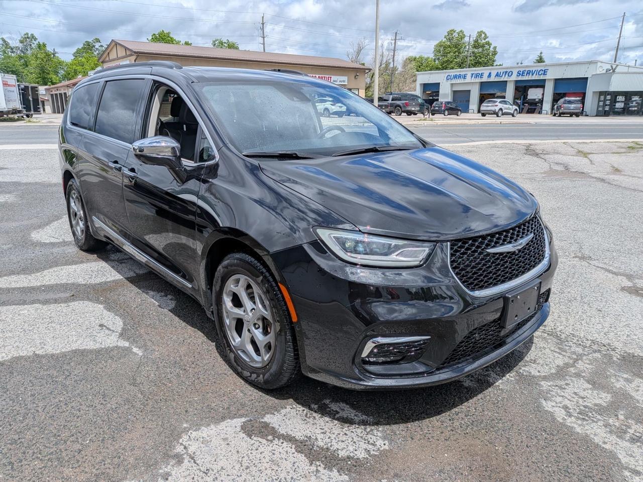2022 Chrysler Pacifica Limited Photo
