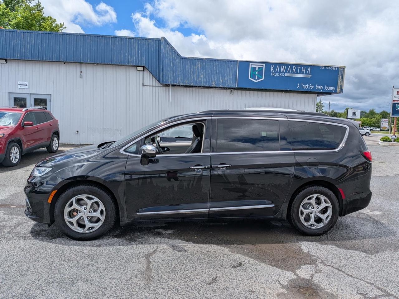 2022 Chrysler Pacifica Limited Photo