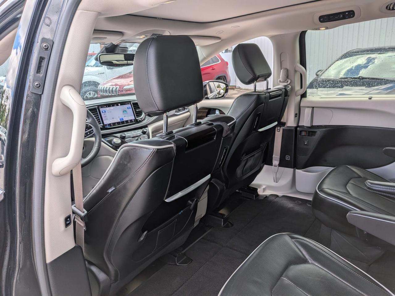 2022 Chrysler Pacifica Limited Photo