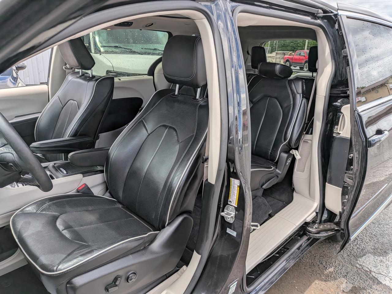 2022 Chrysler Pacifica Limited Photo