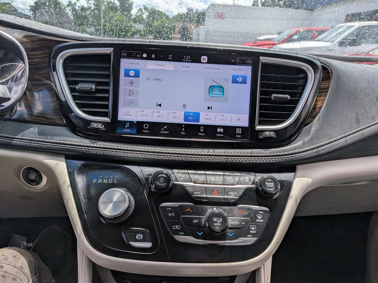 2022 Chrysler Pacifica Limited Photo