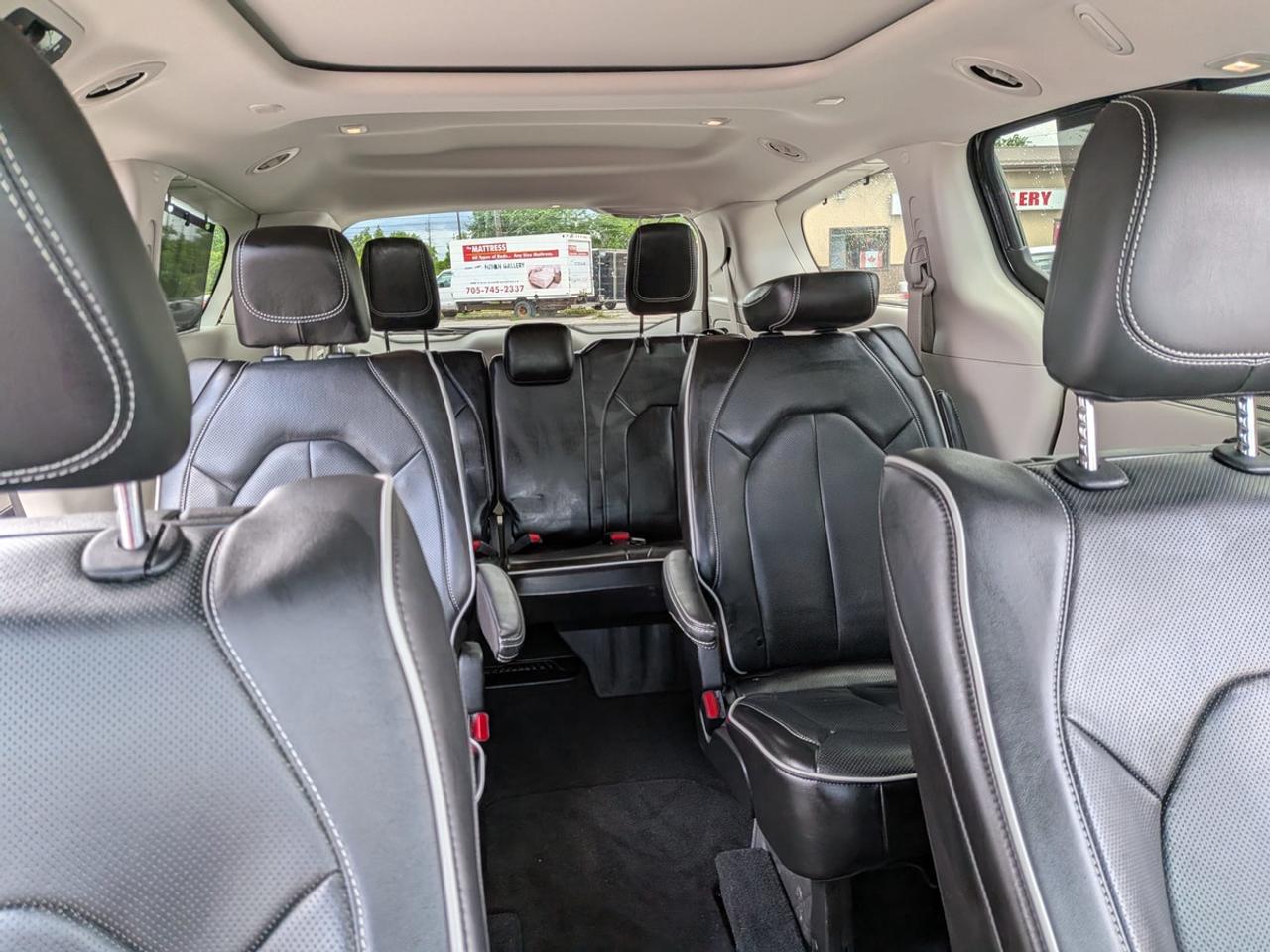 2022 Chrysler Pacifica Limited Photo