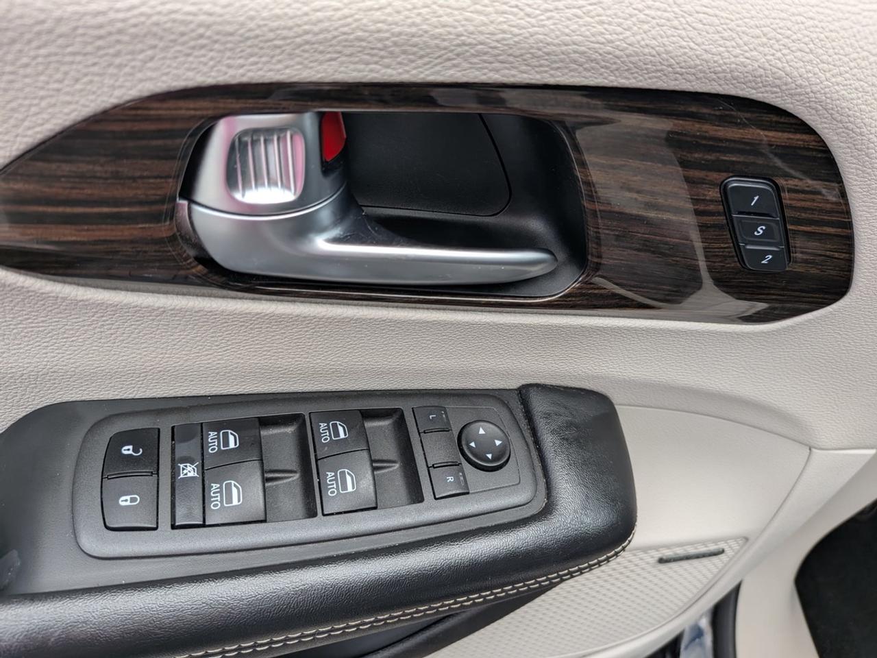 2022 Chrysler Pacifica Limited Photo