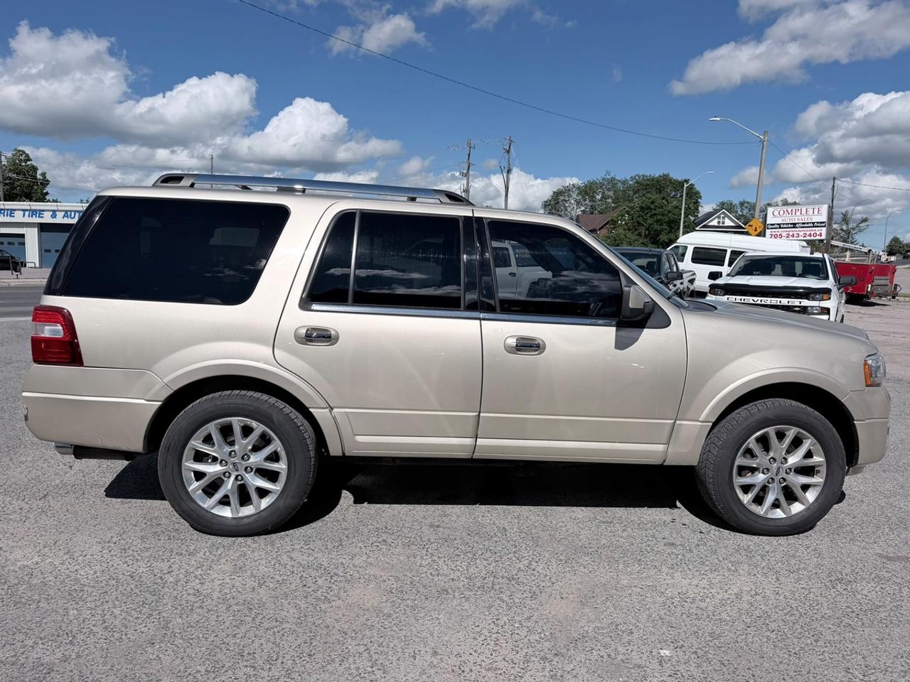 2017 Ford Expedition Limited  Photo