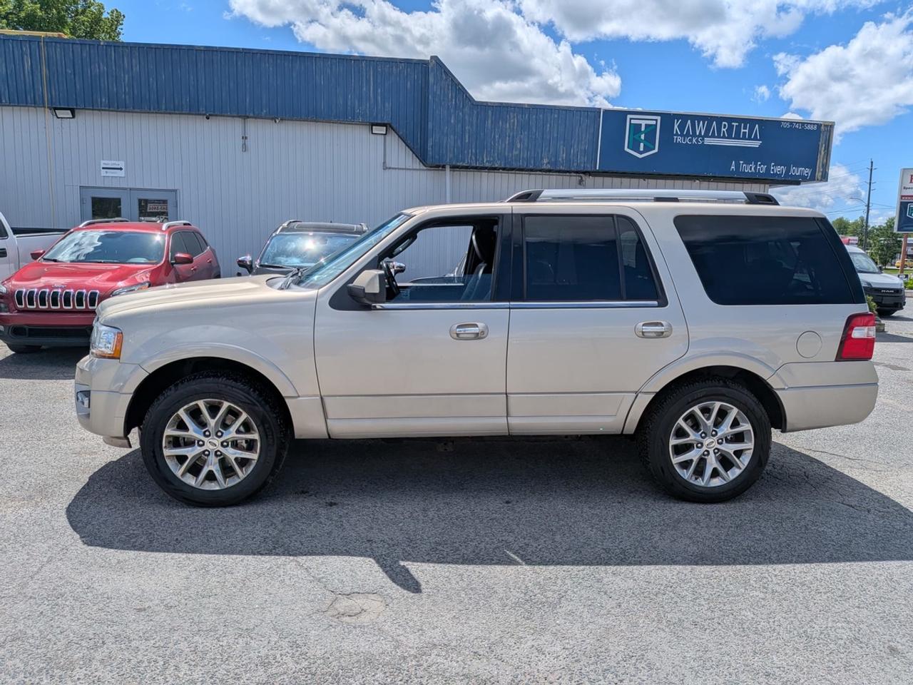 2017 Ford Expedition Limited  Photo