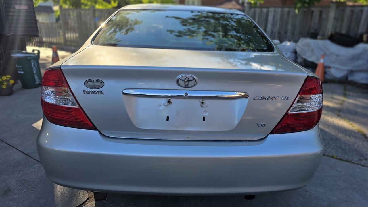 2004 Toyota Camry LE Photo3