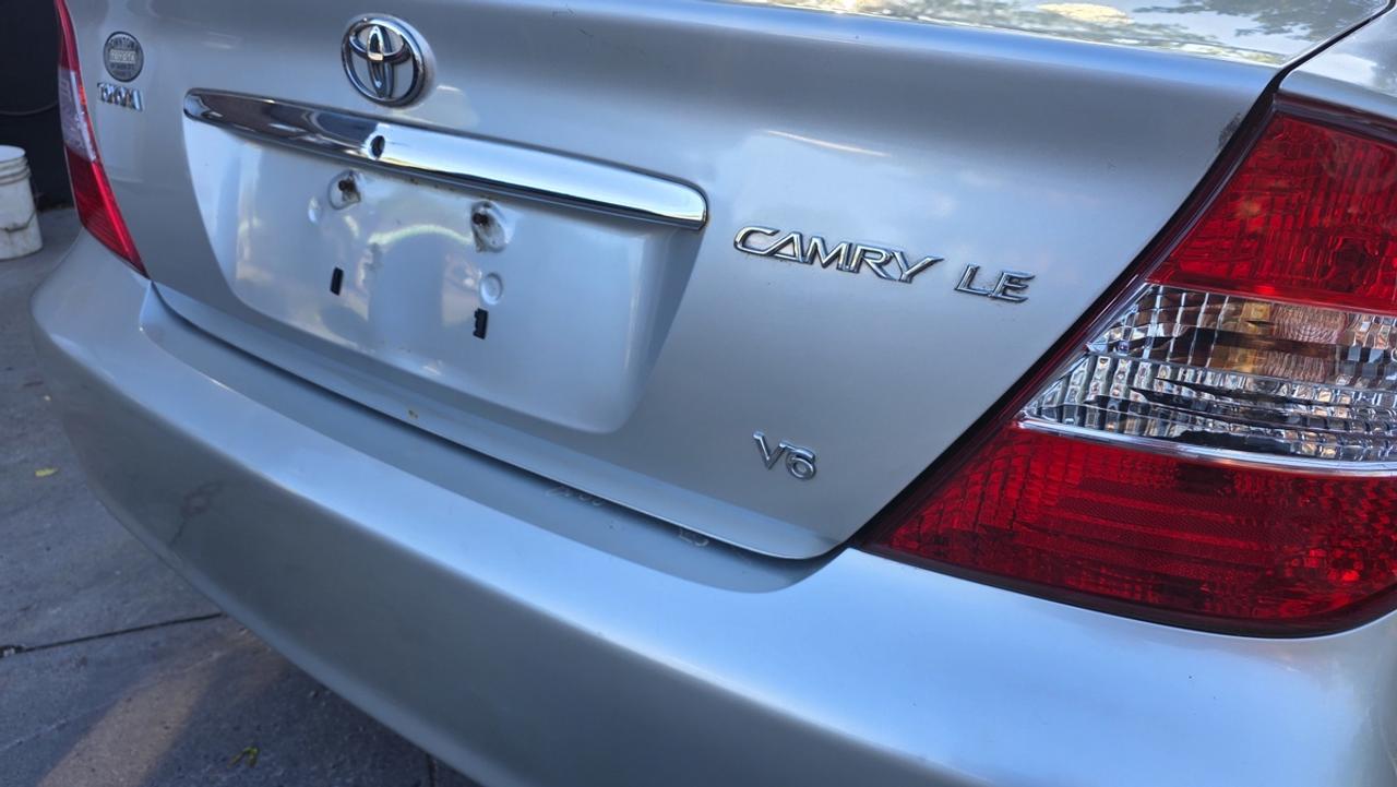 2004 Toyota Camry LE Photo