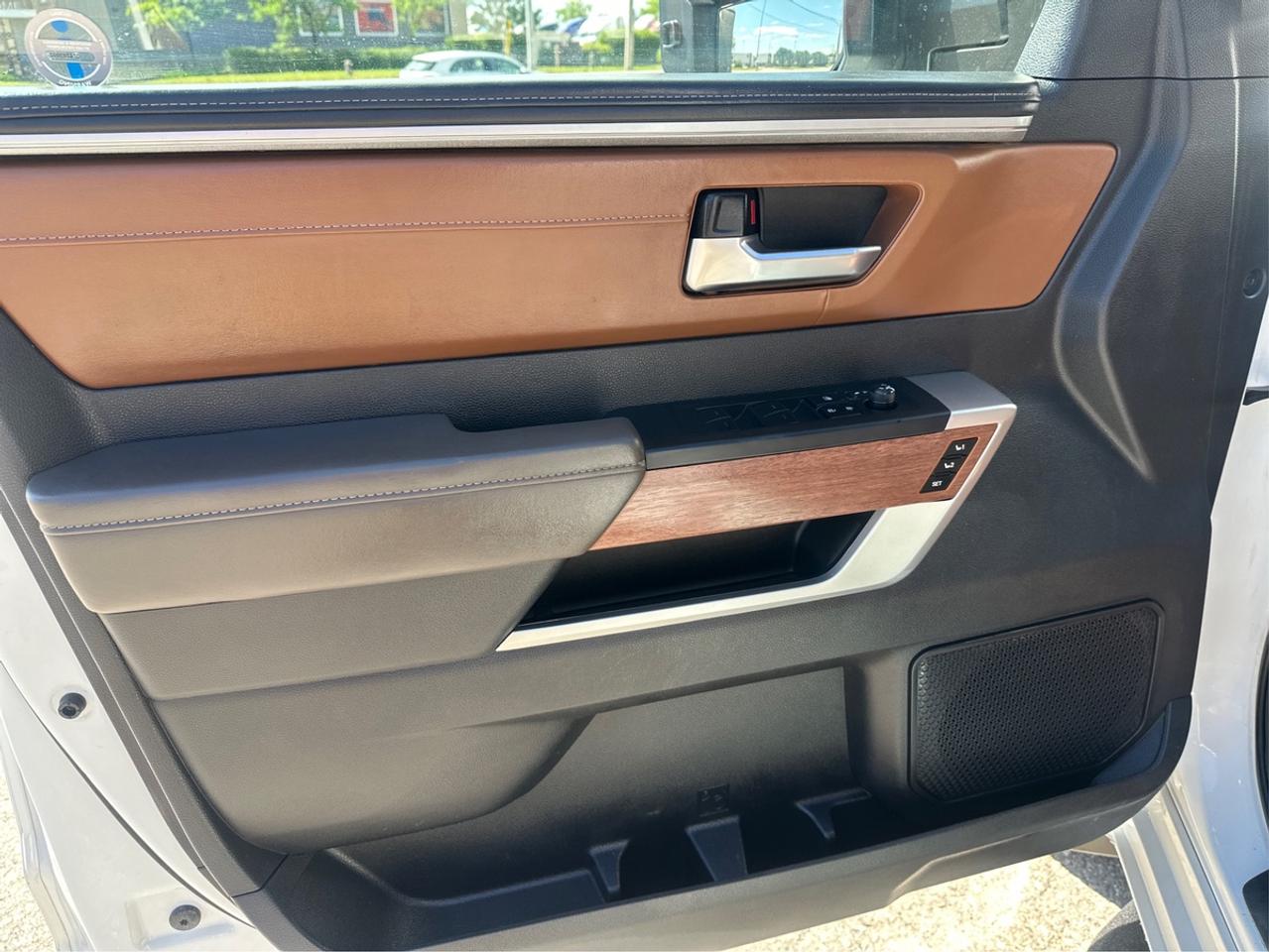 2022 Toyota Tundra 1794 Platinum Hybrid Photo