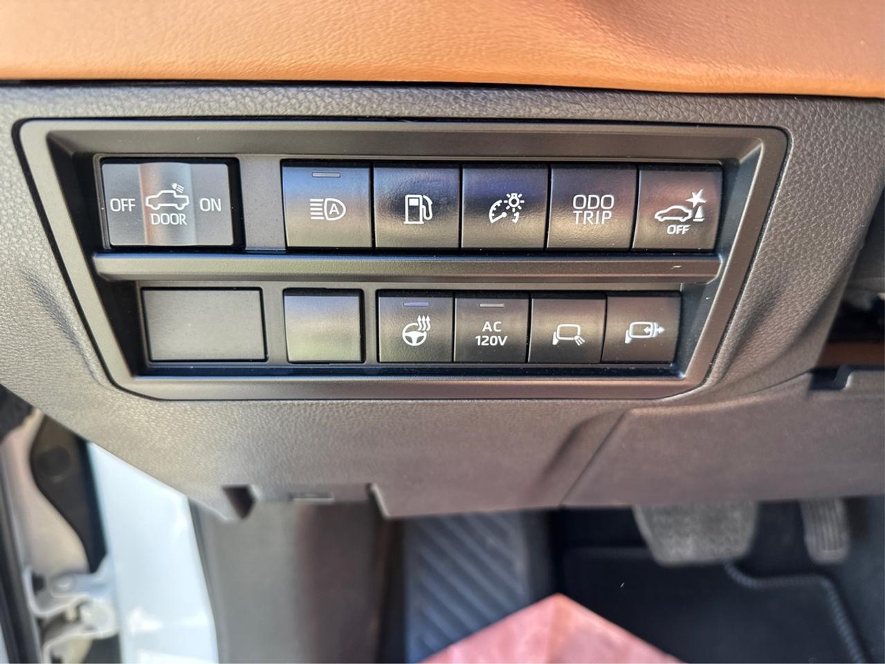 2022 Toyota Tundra 1794 Platinum Hybrid Photo