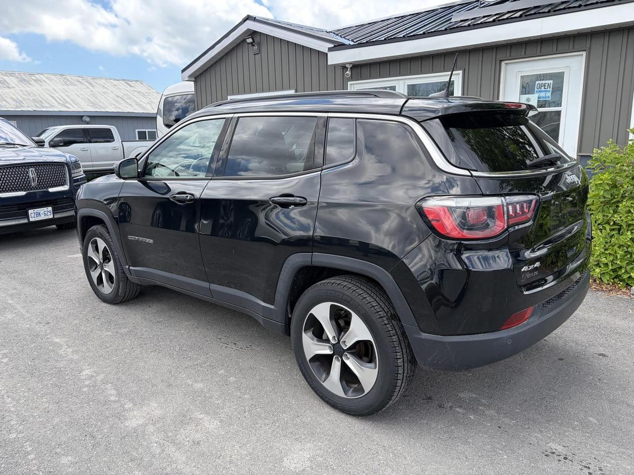 2017 Jeep Compass North 4dr 4x4 Photo2