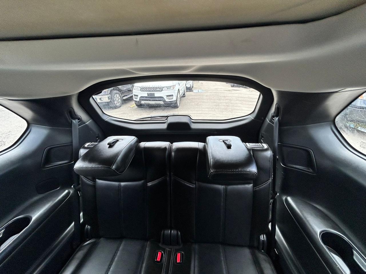 2014 Nissan Pathfinder Platinum Photo3