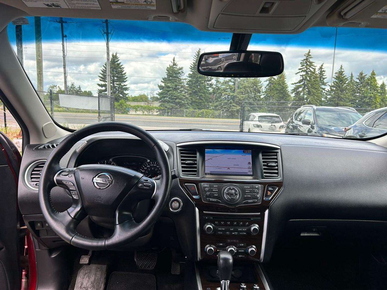 2014 Nissan Pathfinder Platinum Photo