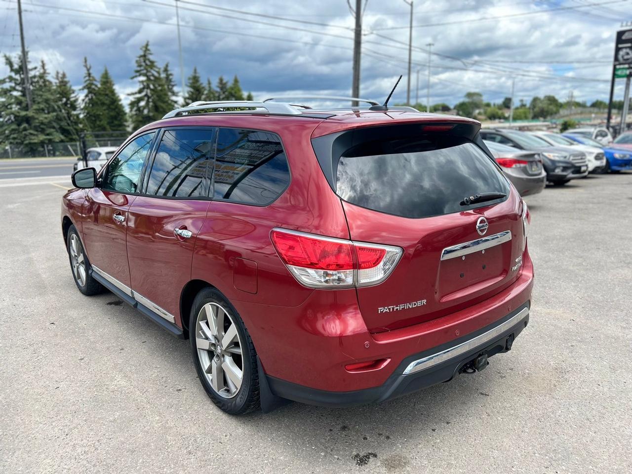 2014 Nissan Pathfinder Platinum Photo