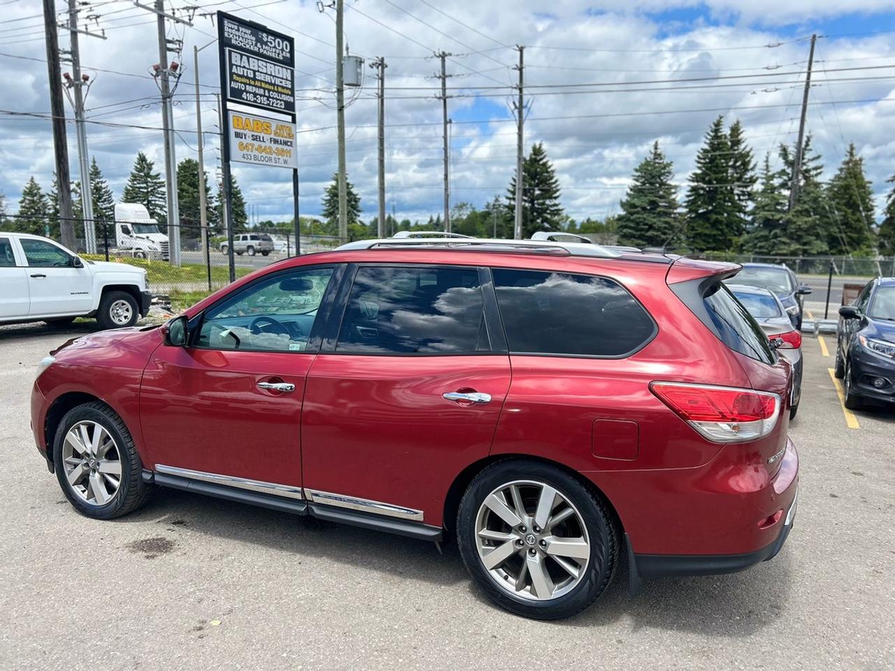 2014 Nissan Pathfinder Platinum Photo