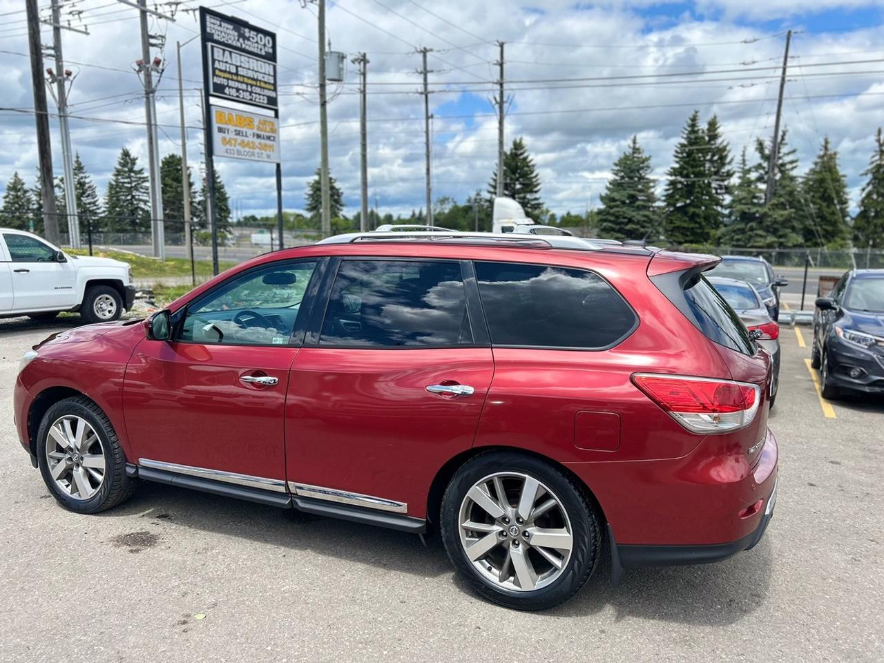 2014 Nissan Pathfinder Platinum Photo