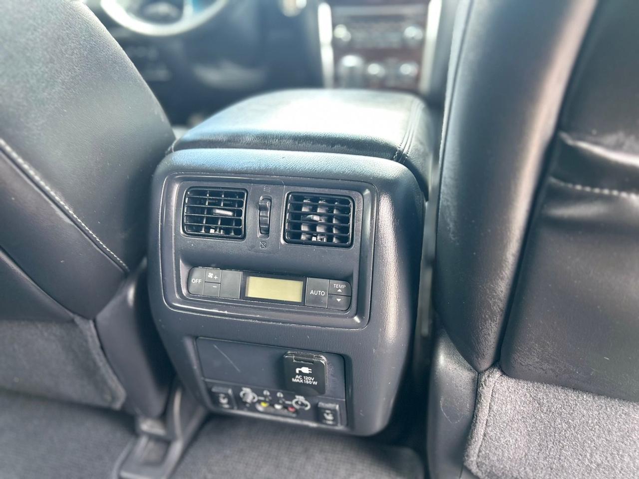 2014 Nissan Pathfinder Platinum Photo