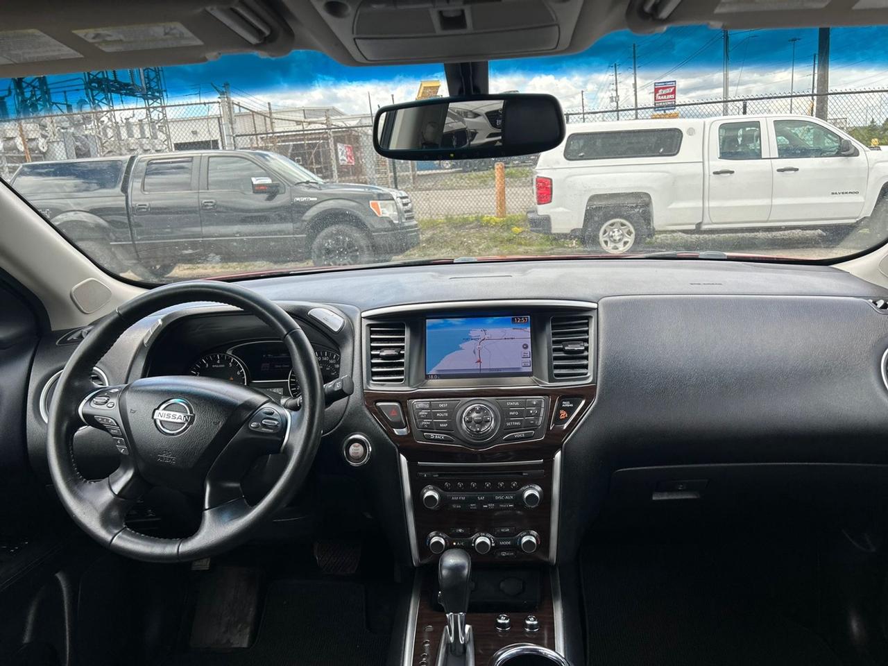 2014 Nissan Pathfinder Platinum Photo