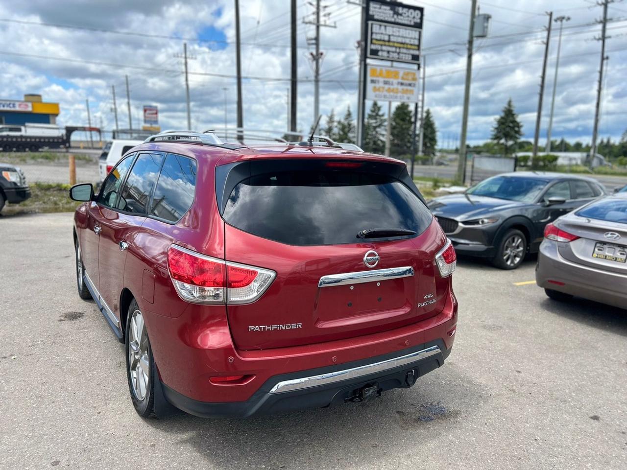 2014 Nissan Pathfinder Platinum Photo