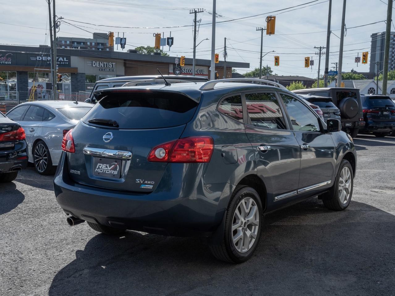 2012 Nissan Rogue SV Photo3