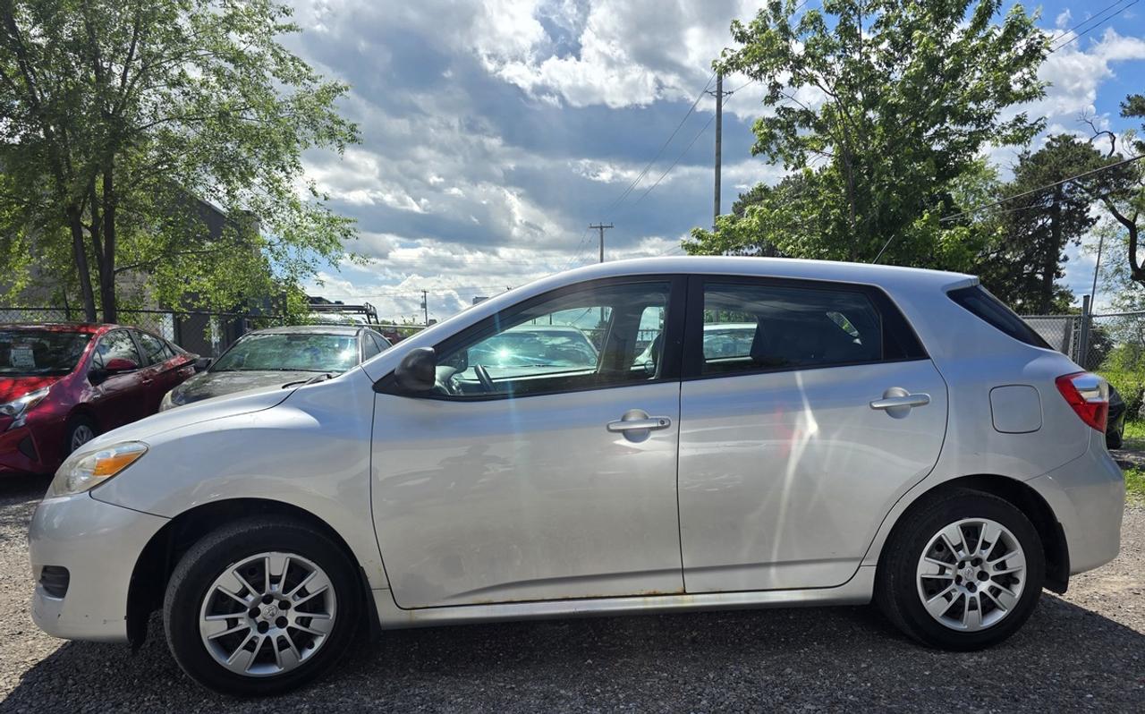 2010 Toyota Matrix BASE Photo