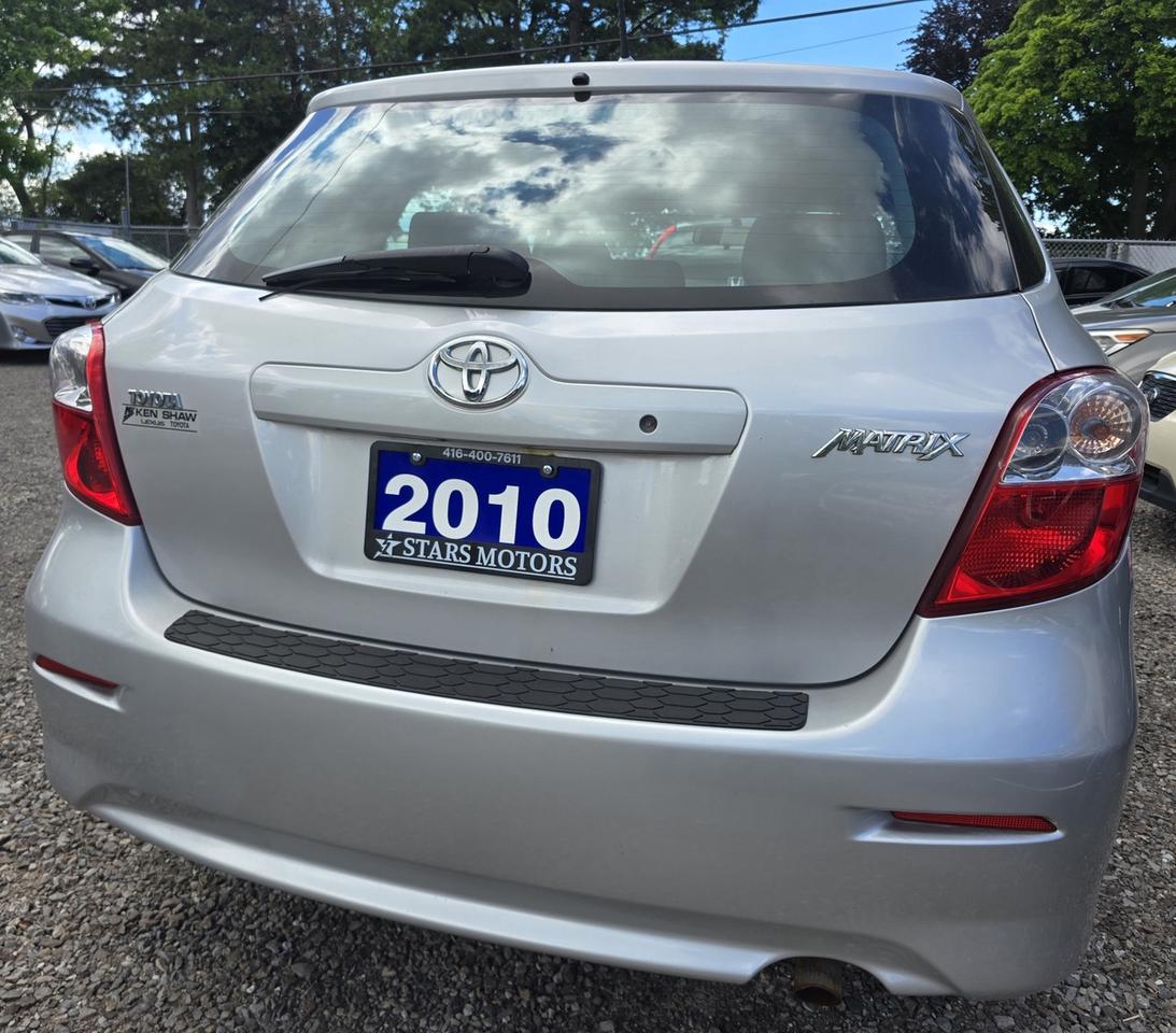 2010 Toyota Matrix BASE Photo