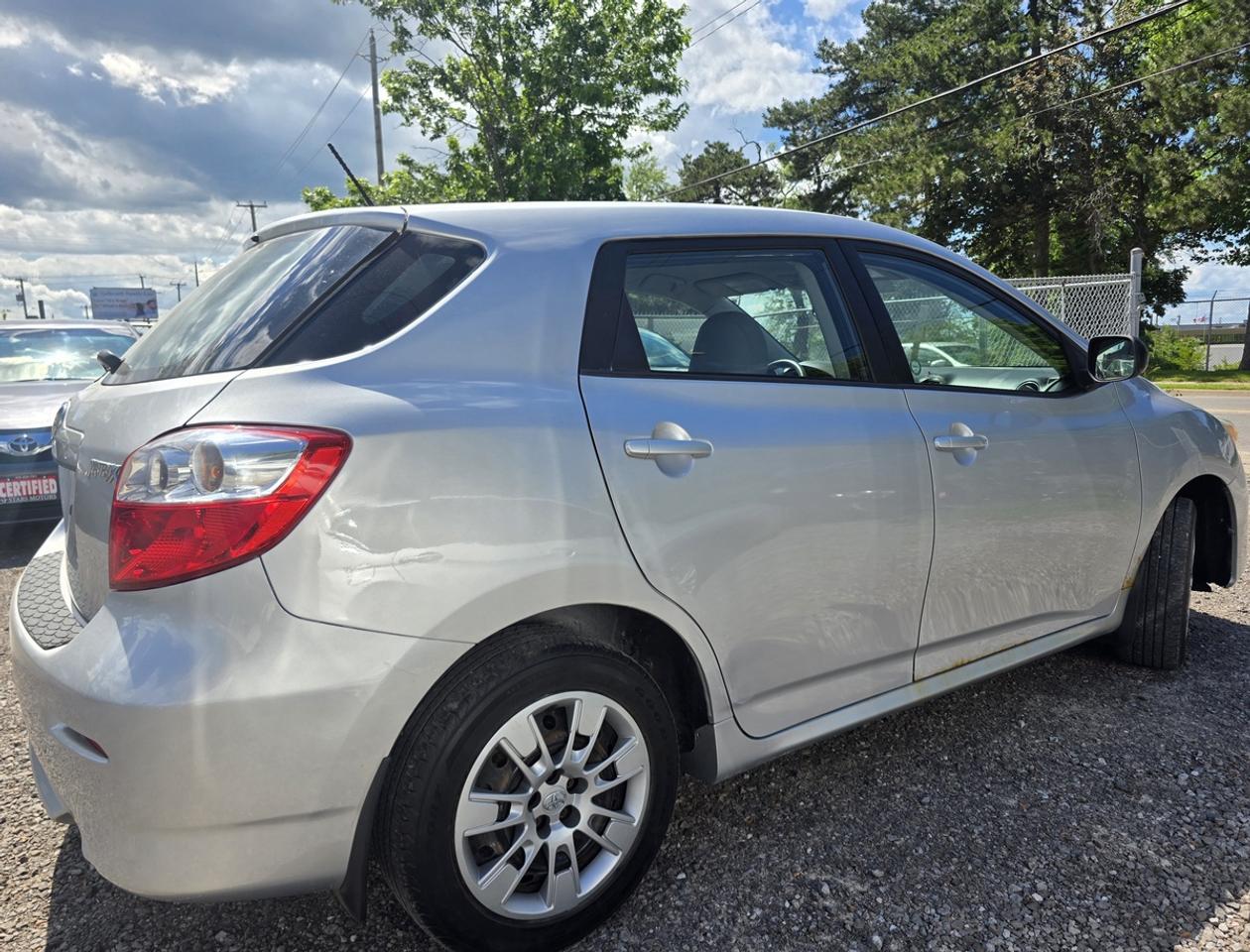 2010 Toyota Matrix BASE Photo